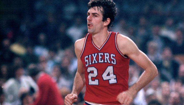 Bobby Jones sous le maillot des Philadelphia 76ers