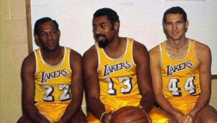 Elgin Baylor, Wilt Chamberlain, et Jerry West sous le maillot des Lakers