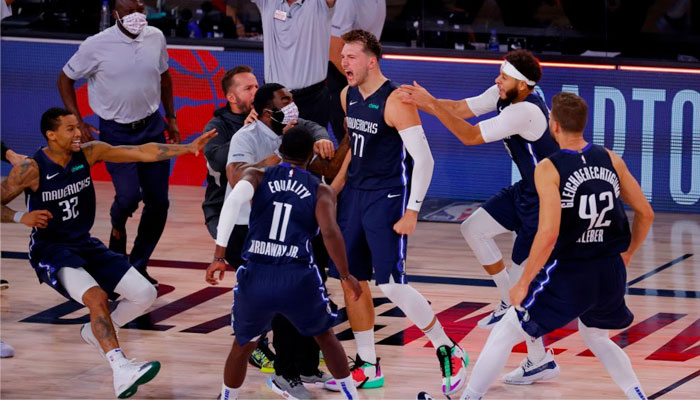 Luka Doncic célèbre son buzzer-beater contre les Clippers NBA