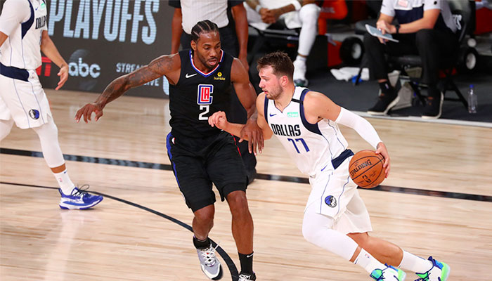 Kawhi Leonard au duel avec Luka Doncic NBA