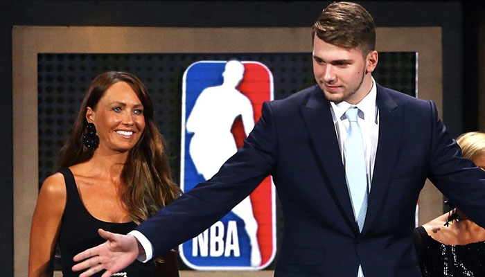 Mirjam Poterbin et Luka Doncic le soir de la Draft