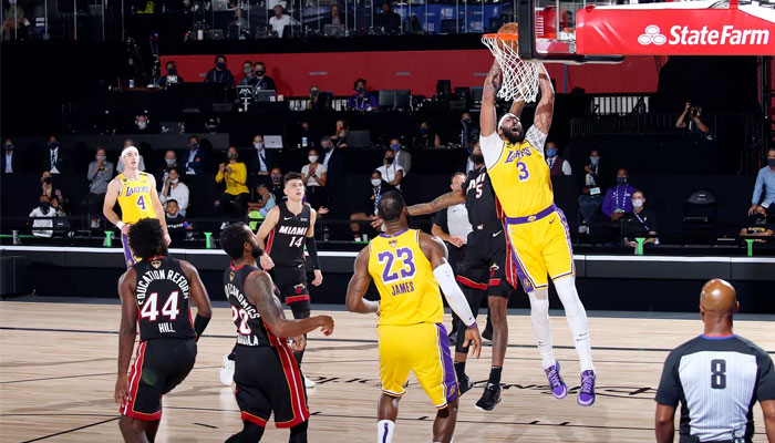 Anthony Davis au dunk contre Miami NBA