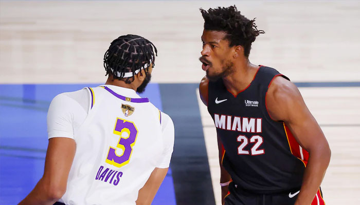 Jimmy Butler aux côtés d'Anthony Davis NBA