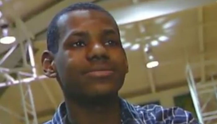 Une image rare de LeBron James, 15 ans, dans sa première année en High School