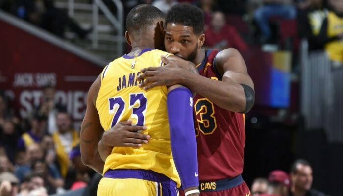 LeBron James et Tristan Thompson