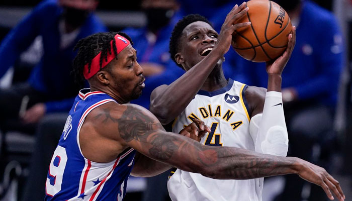 Dwight Howard va continuer mettre des coups pour faire gagner ses Sixers en NBA