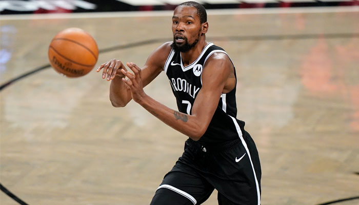 Kevin Durant sous le maillot des Nets pour la première fois en NBA