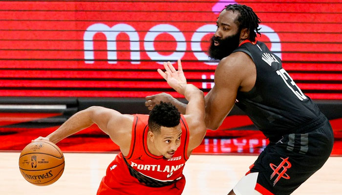 La fin de match complètement folle entre Harden et McCollum ! NBA