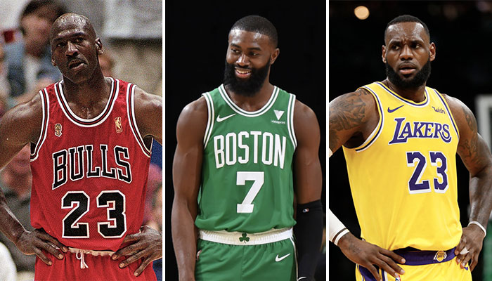 Les deux légendes NBA Michael Jordan (gauche) et LeBron James (droite), regardent interloqués le joueur des Boston Celtics, Jaylen Brown (centre), qui a désigné un surprenant joueur méconnu comme le GOAT de la NBA