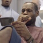 NBA – Affiché dans une photo dossier par un adversaire, LeBron réagit !