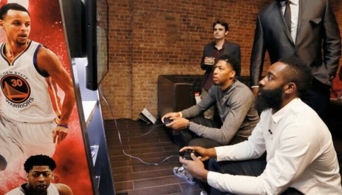 Harden, Davis et Shaq jouent à 2K