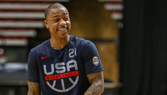 L'ancien meneur NBA des Boston Celtics, Isaiah Thomas, tout sourire lors d'un entraînement avec Team USA