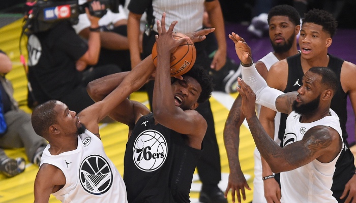 Les superstars NBA Kevin Durant, Joel Embiid, LeBron James, Giannis Antetokounmpo et Paul George à l'occasion du All-Star Game 2018