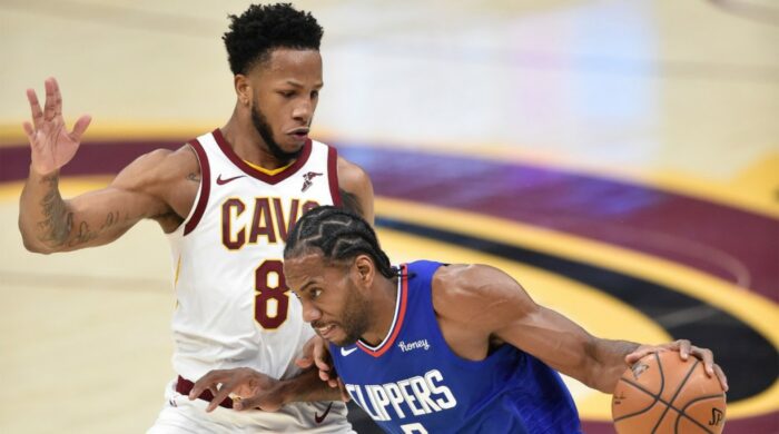 Lamar Stevens et Kawhi Leonard