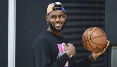 NBA – LeBron affiché dans une fête avec Drake 2 jours avant le play-in… et ça fait jaser