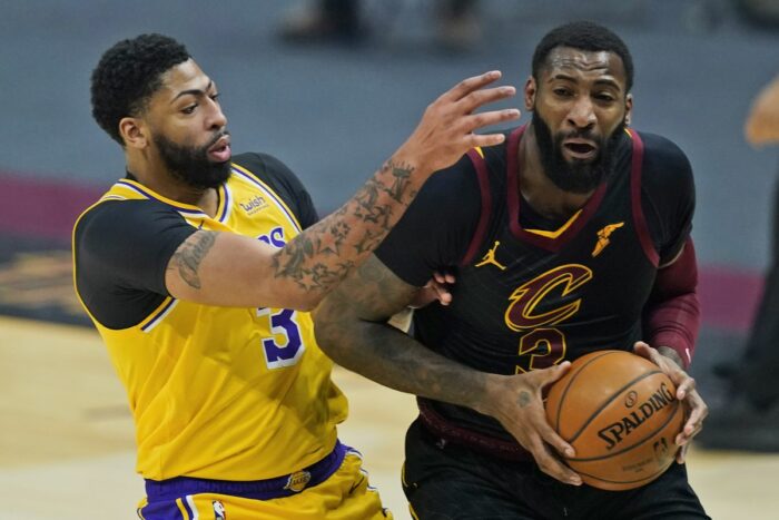 Anthony Davis et Andre Drummond