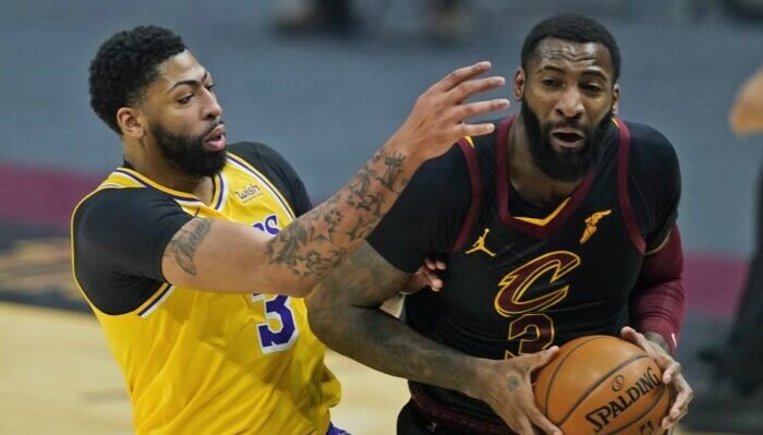 Anthony Davis et Andre Drummond