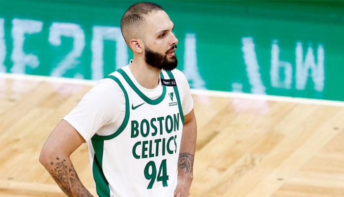 Premier match cauchemar avec Boston pour Evan Fournier NBA