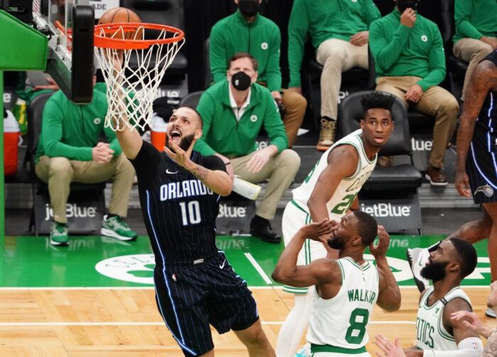 Evan Fournier face aux Celtics