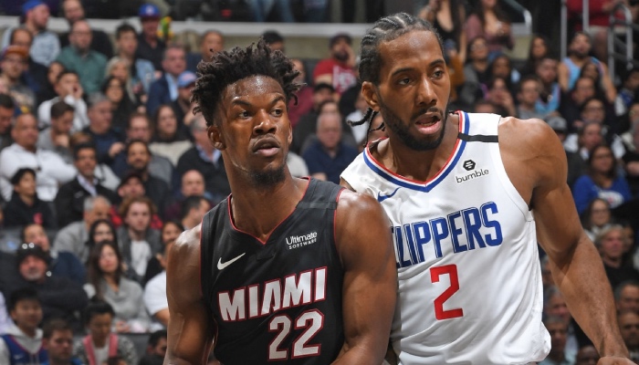 Les superstars NBA Jimmy Butler et Kawhi Leonard, en duel lors d'un match entre les Los Angeles Clippers et le Miami Heat