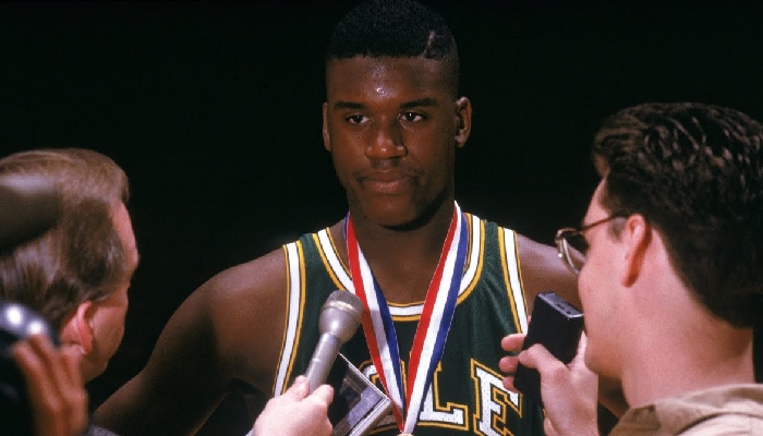 Shaquille O'Neal était un monstre au lycée Robert G. Cole