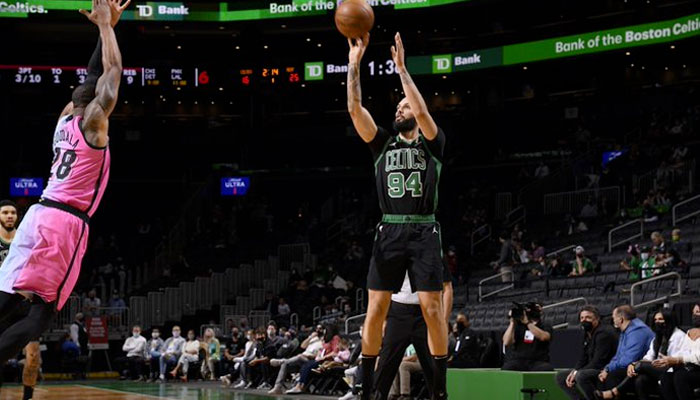 En feu, Evan Fournier claque son meilleur match à Boston ! NBA