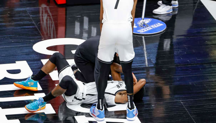 Sortie sur blessure pour Kyrie Irving, victime d'un très vilain coup ! NBA