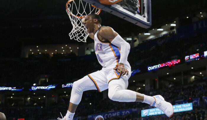 Russell Westbrook dunke pour le Thunder