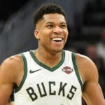 NBA – Avant son retour aux US, la photo virale de Giannis en plein Lyon !