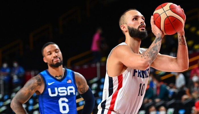 NBA Lillard régait après la victoire des Bleus