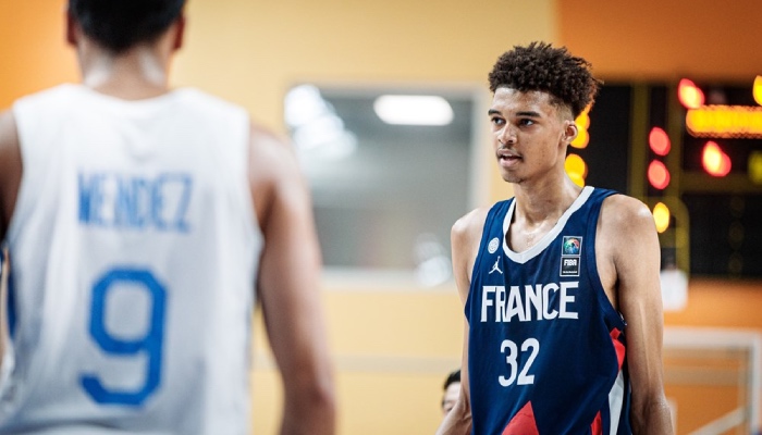 La pépite française de l'ASVEL, Victor Wembanyama, a livré un récital face à l'Argentine en marge de la coupe du monde u19, avec une action sensationnelle