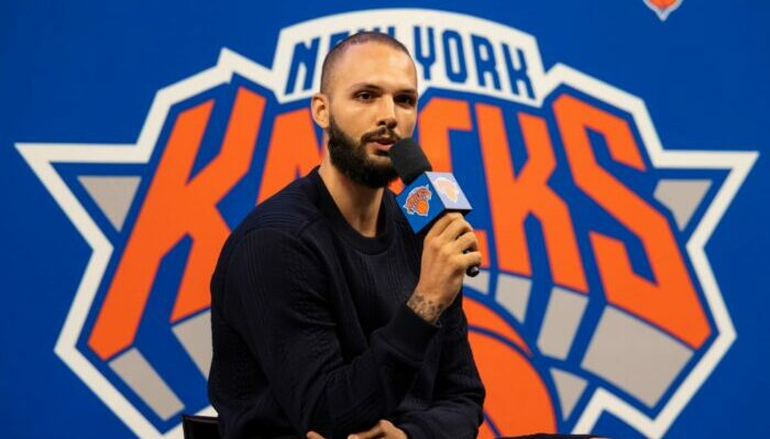 Evan Fournier présenté aux Knicks