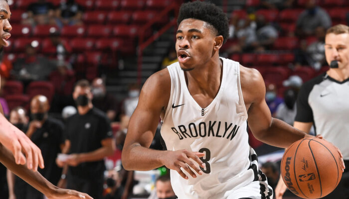 NBA Cam Thomas sous le maillot de Brooklyn