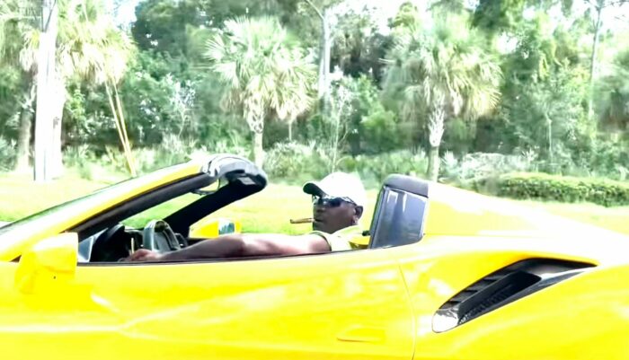 Michael Jordan au volant de sa Ferrari