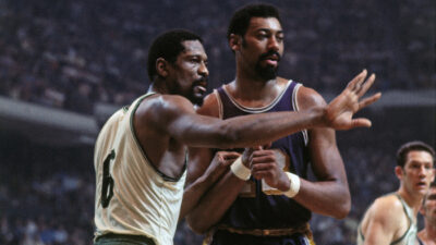 NBA – Le vilain tacle de Wilt Chamberlain à Bill Russell !