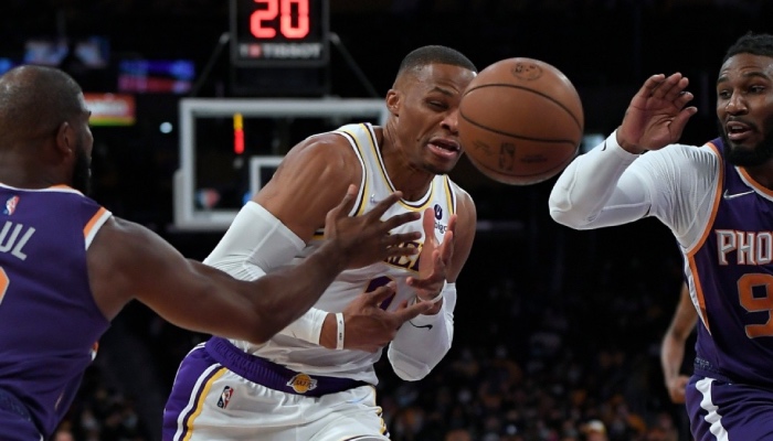 Russell Westbrook a encore perdu beaucoup de ballon face aux Suns
