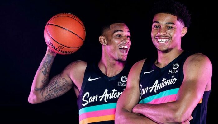 Keldon Johnson et Dejounte Murray