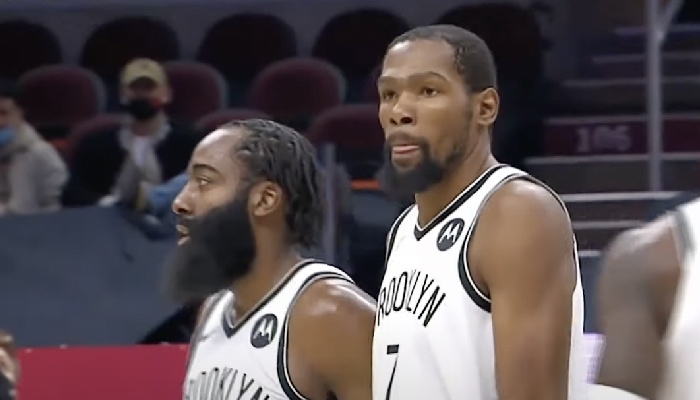 Kevin Durant et James Harden avec les Nets