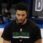 NBA – Après le SMS à Kobe, Jayson Tatum allumé pour sa tenue WTF !