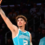 NBA – En feu face aux Lakers, LaMelo claque du jamais vu all-time !