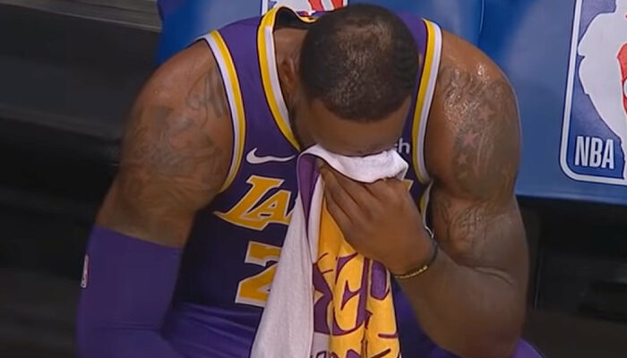NBA LeBron en larmes après avoir dépassé Jordan
