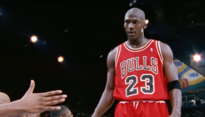 La légende NBA des Chicago Bulls, Michael Jordan, a vu l'un des actuels joueurs de la franchise l'imiter en réalisant un gros flu-game