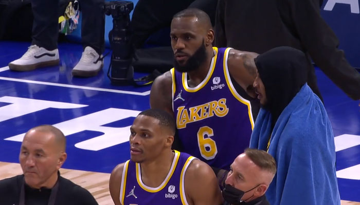 LeBron James et Russell Westbrook contre les Pistons NBA