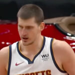 NBA – Nikola Jokic prend feu et claque une prouesse pas vue depuis plus de 30 ans !