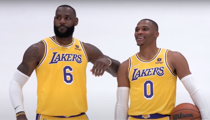 Les superstars NBA des Los Angeles Lakers, LeBron James et Russell Westbrook, à l'occasion du Media Day 2021-22