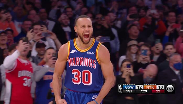 Steph Curry bat le record !