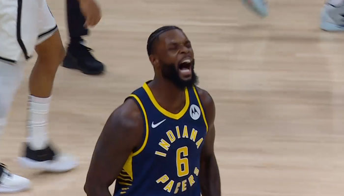 Lance Stephenson célèbre un panier avec les Pacers