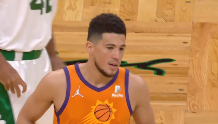 NBA Devin Booker flingué par les fans