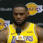 NBA – Le recadrage ultra-sec de LeBron face à la presse