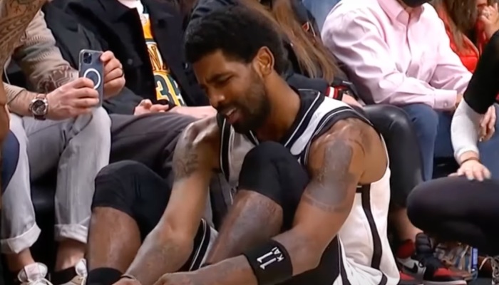 La superstar NBA des Brooklyn Nets, Kyrie Irving, a frôlé la grosse blessure face aux Portland Trail Blazers